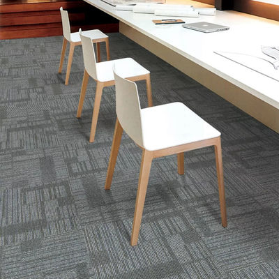 Moderne stijl 50x50 vierkant PE rugzak kantoor tapijttegels voor drukke commerciële kantoren