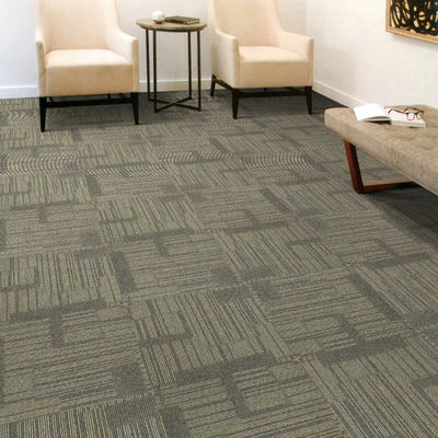 Commerciële kantoren modulaire PE rugtapijttegels 50x50 met puzzel met vierkantpatroon