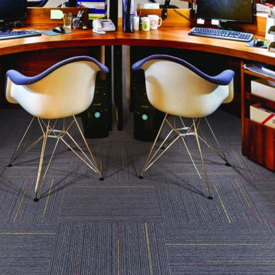 Vierkante PE-tefel met achterkant van nylontapijt 50x50 voor commercieel kantoor in modulair ontwerp