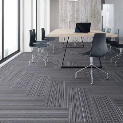 Moderne nylon tapijttegels voor commerciële kantoren 3,5 mm Stapelhoogte 550 g Tuft gewicht