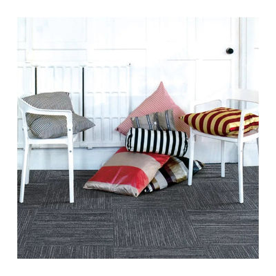 Moderne stijl 100% Pp kantoor tapijt tegels in 50x50cm vierkanten van OEM commercieel tapijt