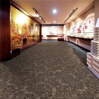 550±20 g/m2 Stapelgewicht kantoor tapijttegel voor commercieel gebruik in banketzaal en hotel